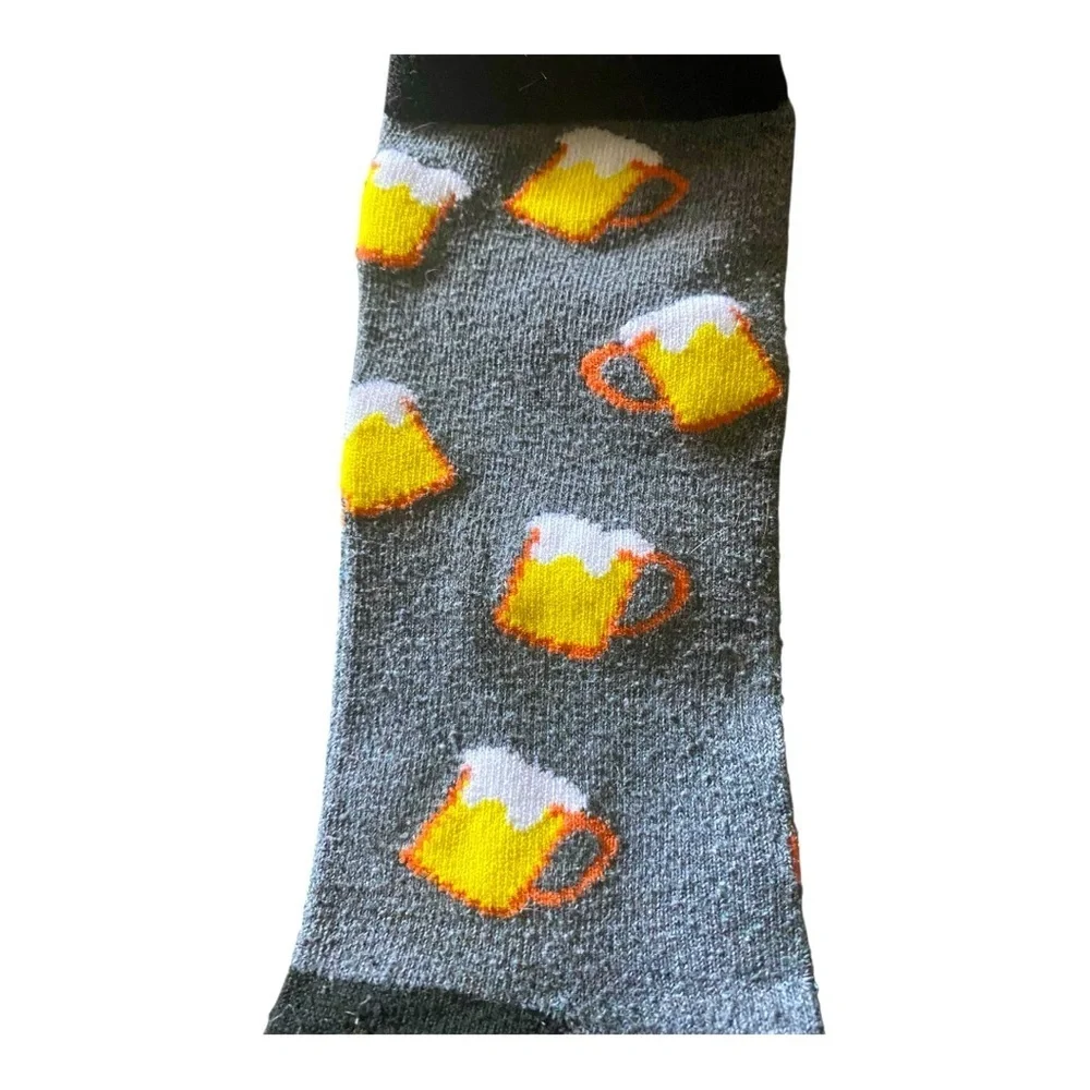 MENS-NOVELTY SOCKS-5 PAIRS SIZE 8-10 EXCELLENT CONDITION